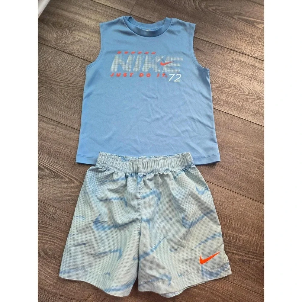 Nike boys set size 4